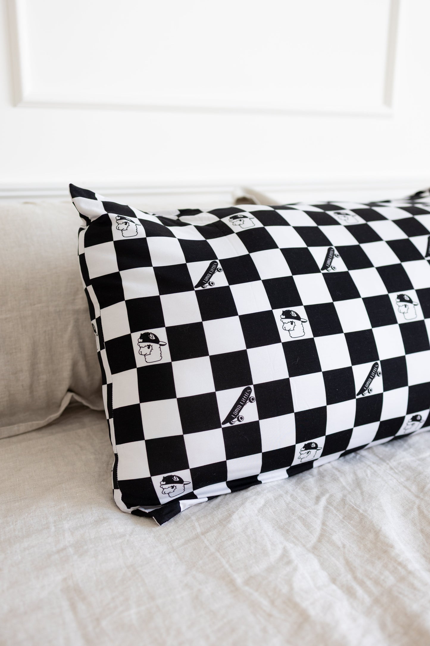 Checkered Llamas Pillow Cases