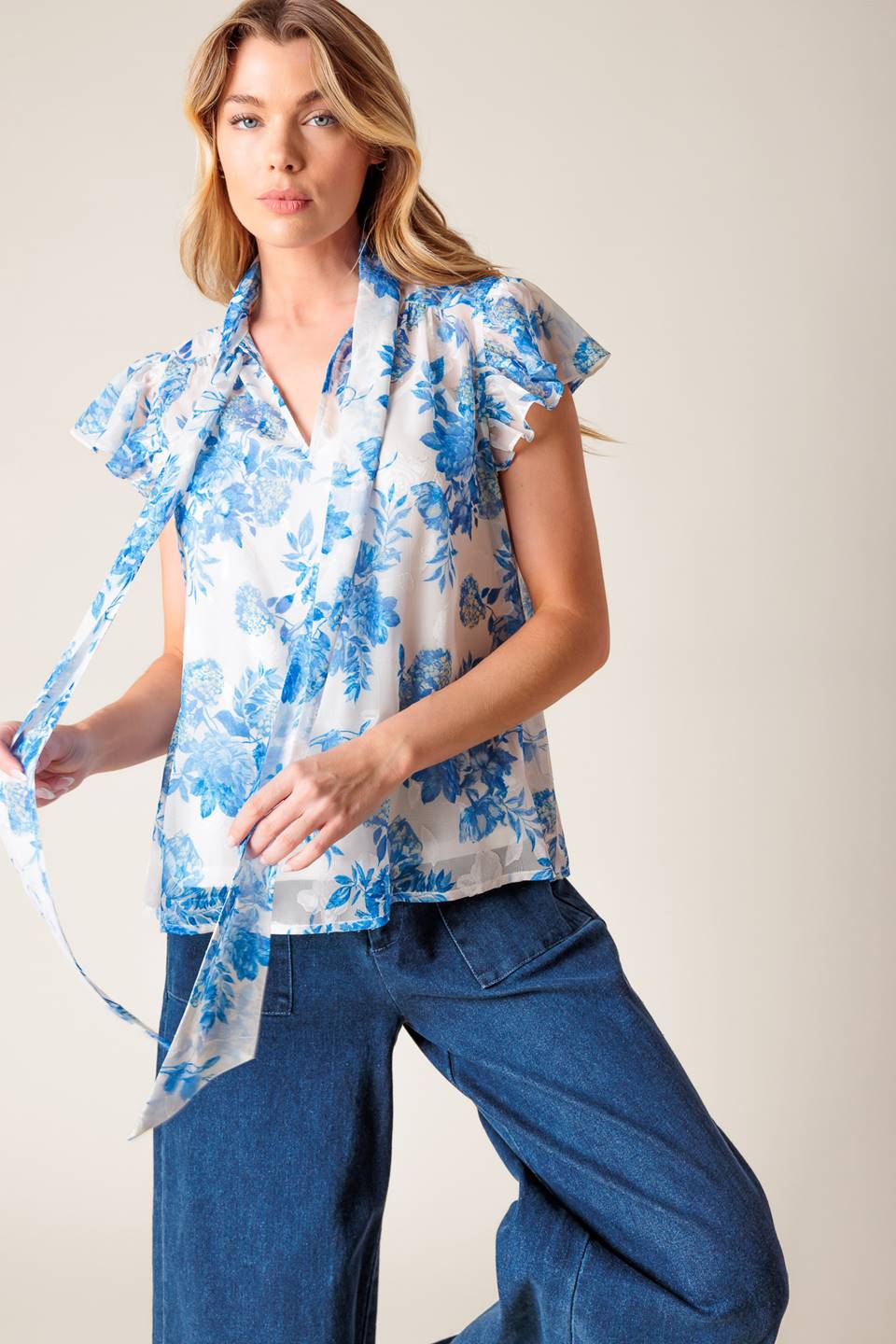 BEAUTY ICON WOVEN TOP