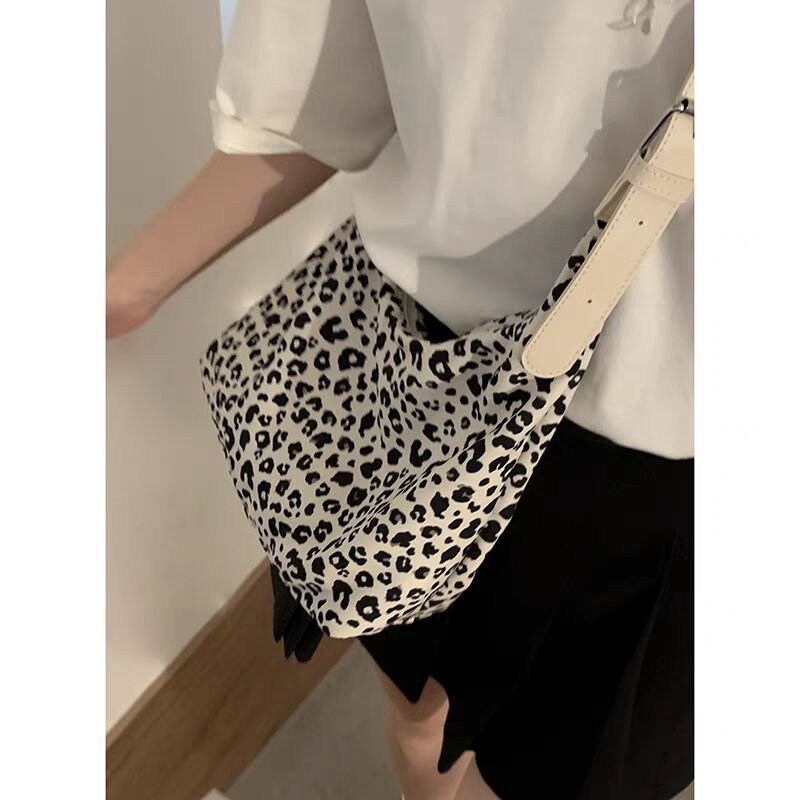 Large capacity leopard print hobo bag, tote bag women, fashion versatile shoulder bag, canvas bag leisure commuting