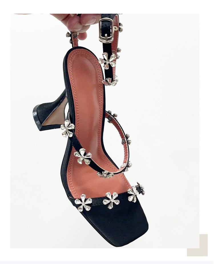 Beaded floral pointed-toe high-heeled shoes