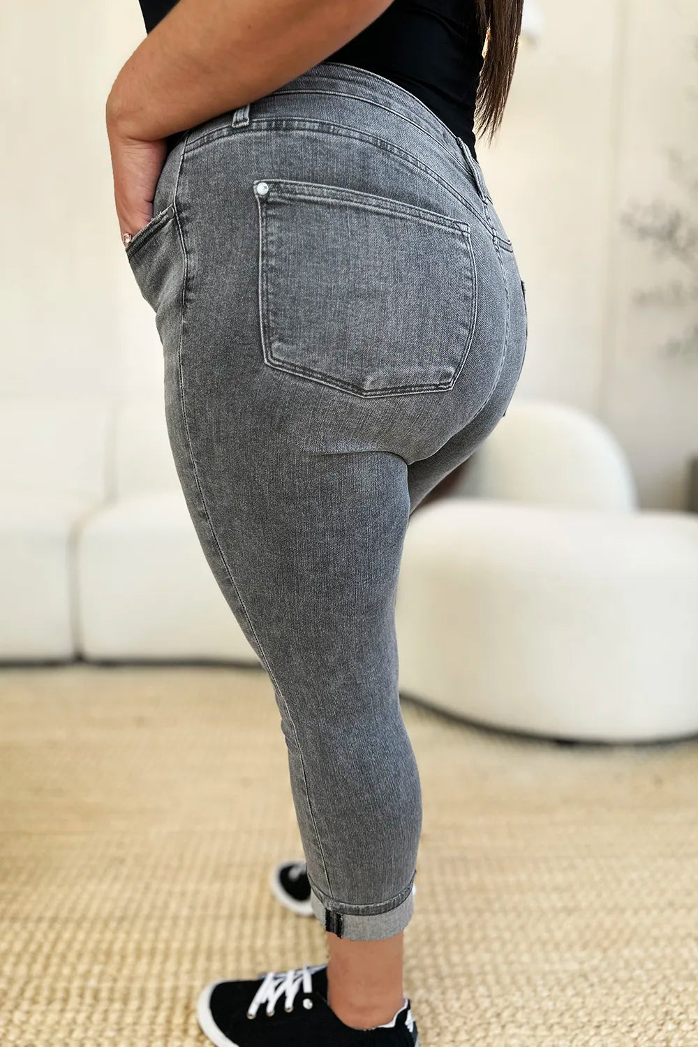 0a5e2f31-4fff-4184-a376-9968e51467b0-Max