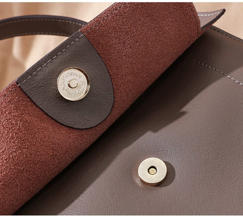 2025 S/S Genuine leather fashion messenger bag retro large capacity single shoulder handbag tote crossbody