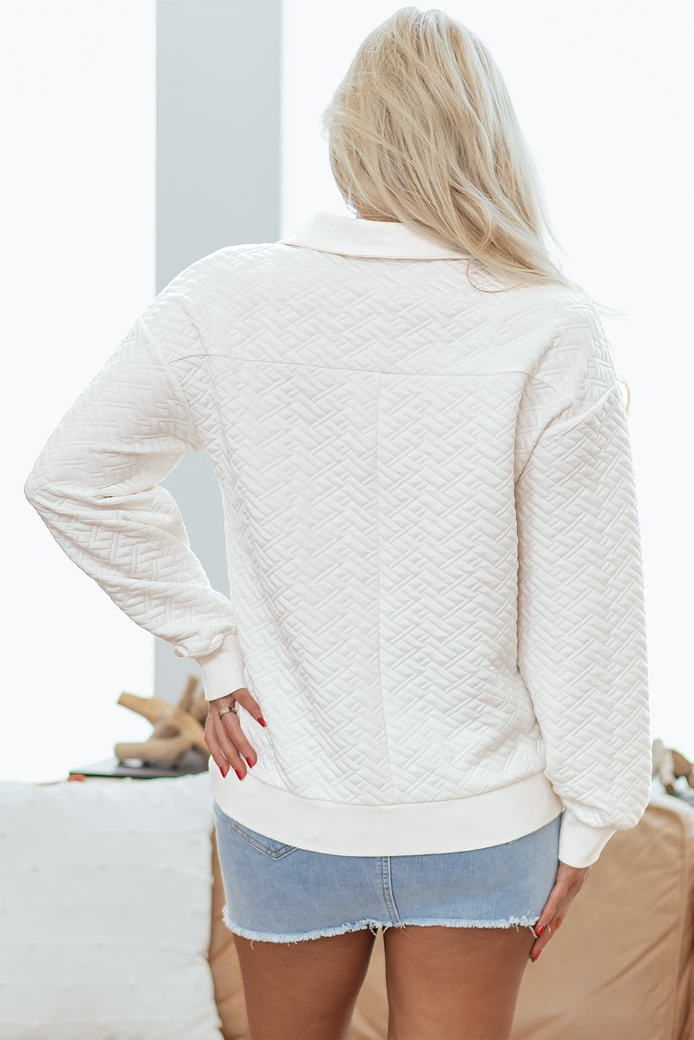 Textured Knit Collared V-Neck Pullover Sweatshirt