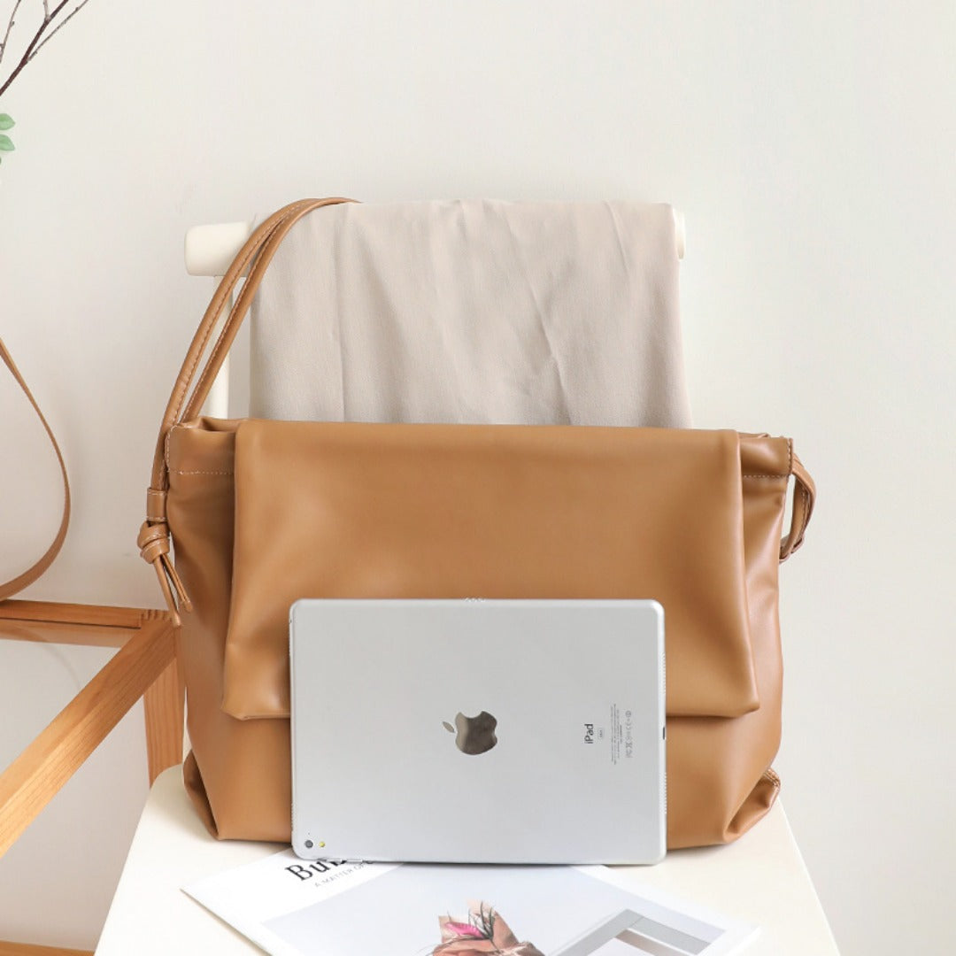 Casual One-Shoulder Messenger Bag – Retro-Textured Soft Leather Underarm Women's Bag, Versatile Flip-Top Portable Tote Bag