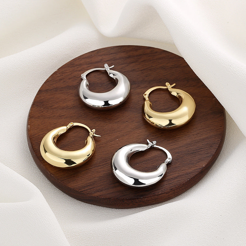 Retro Hollow Crescent Moon Earrings