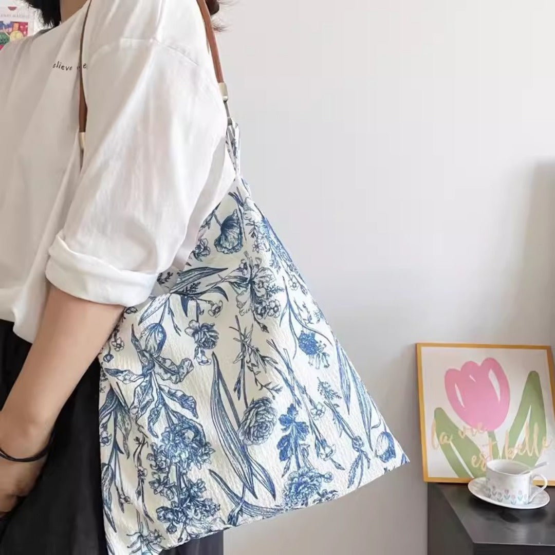 Design retro blue and white porcelain flower bag, single shoulder strap armpit bag, shoulder bag lightweight, hobo bag cloth