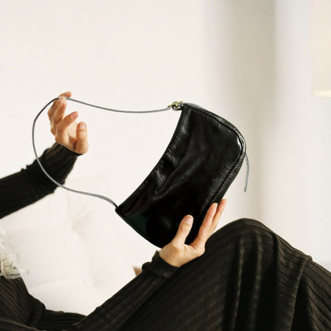 Underarm baguette bag, fashion shoulder bag, bag women's simple and versatile underarm bag, oil wax leather handbag women hobo