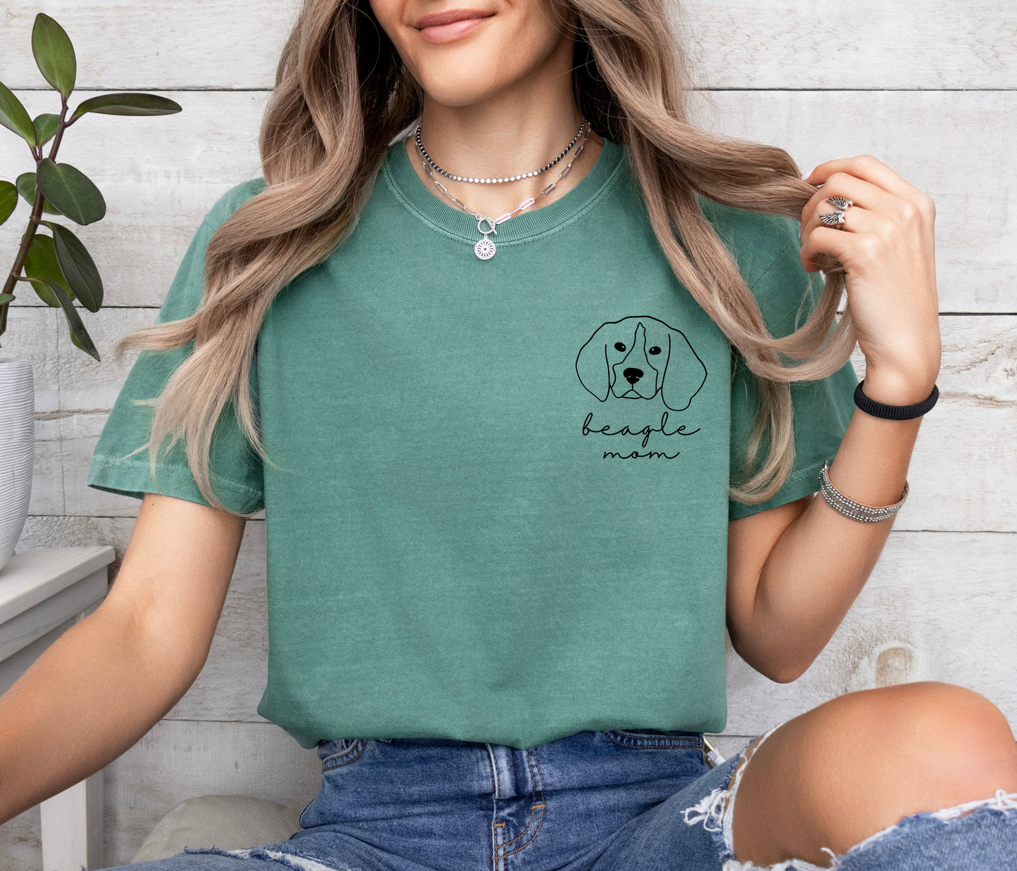 Beagle Dog Mom Comfort Colors T Shirt (Cute)