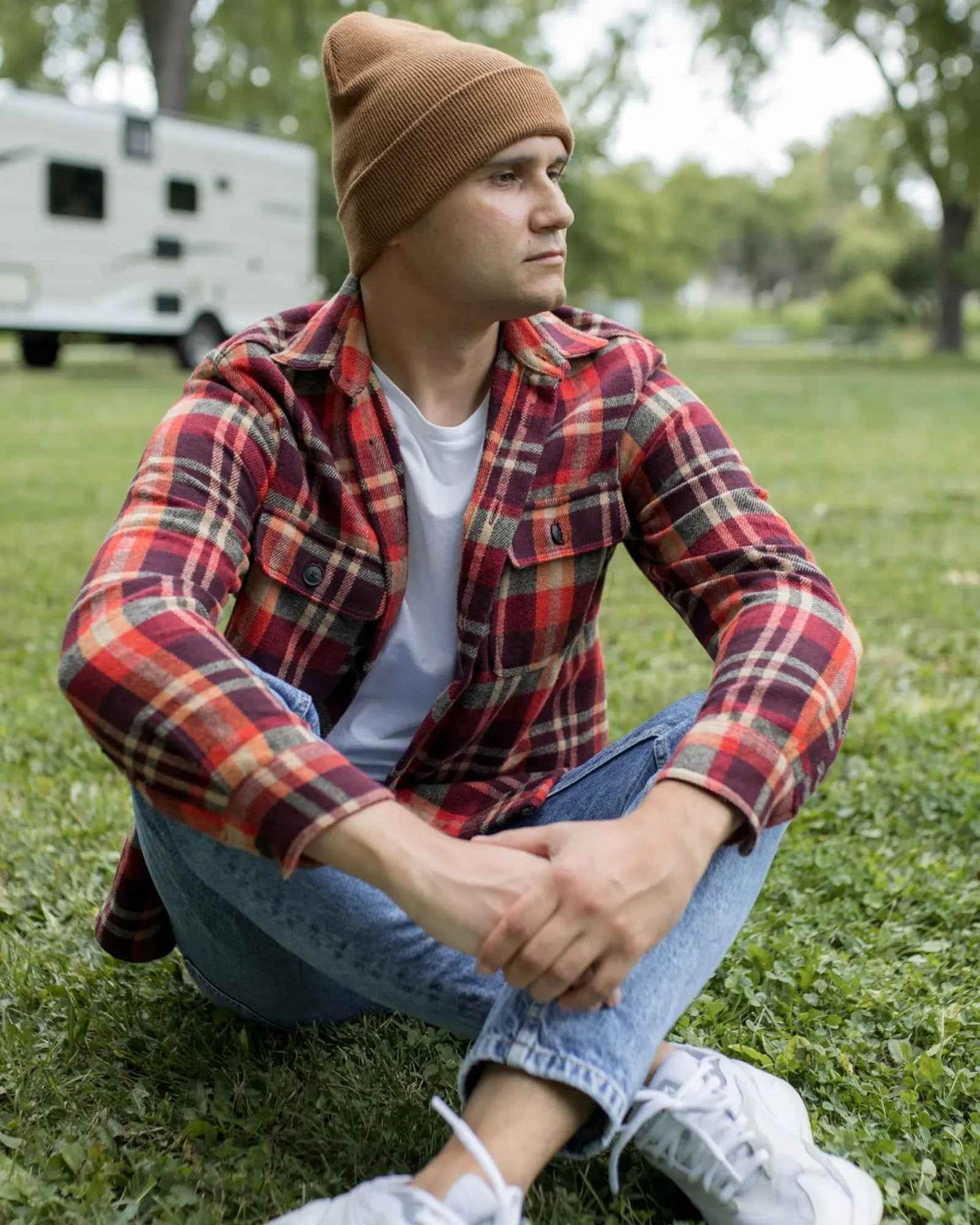 CS104 HAAKWEAR Traditional Silent Cuffed Beanie, Camel Brown