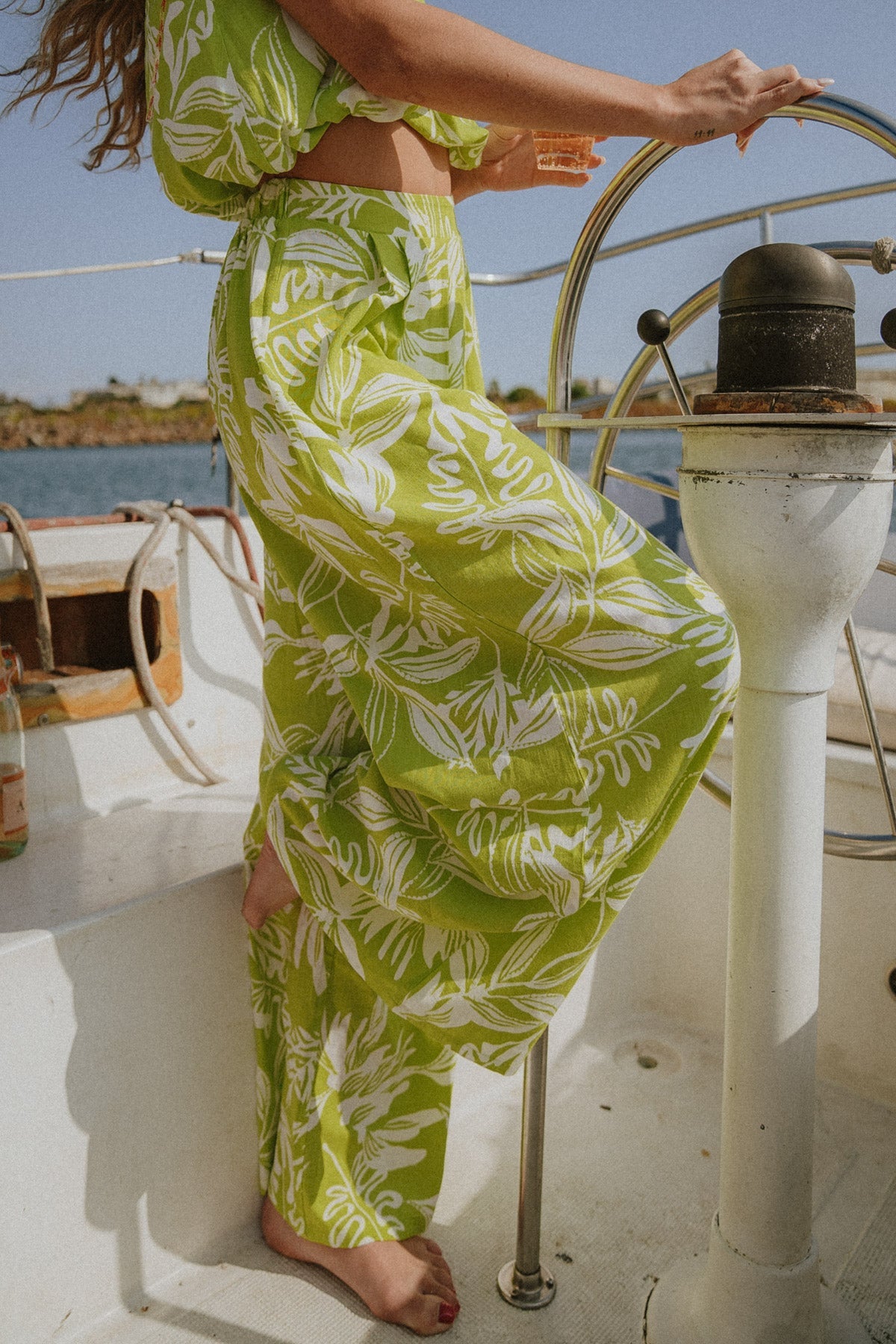 COMES AND GOES WOVEN PANTS