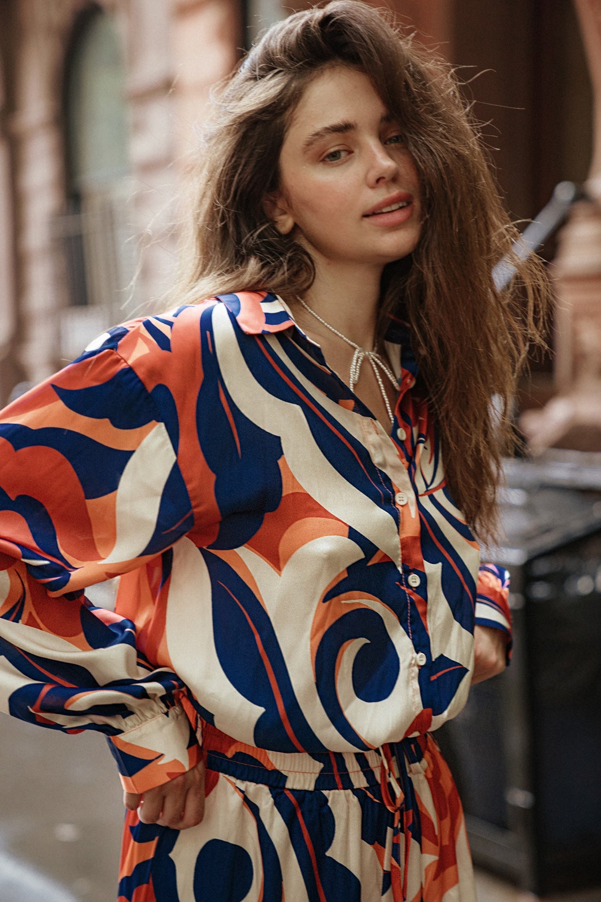 COME AROUND TO YOU WOVEN TOP