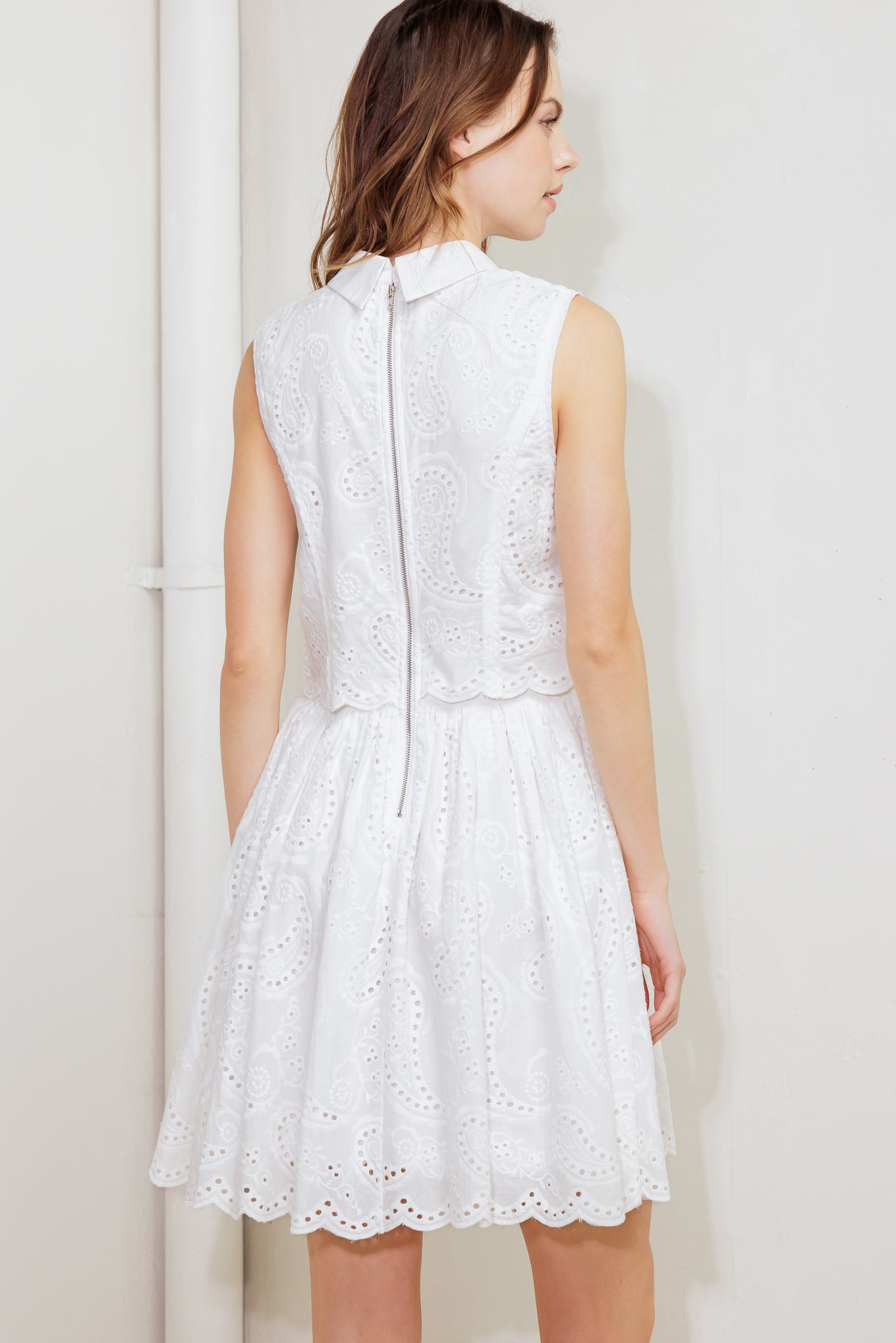 LEAF KISS WHITE WOVEN EYELET MINI DRESS