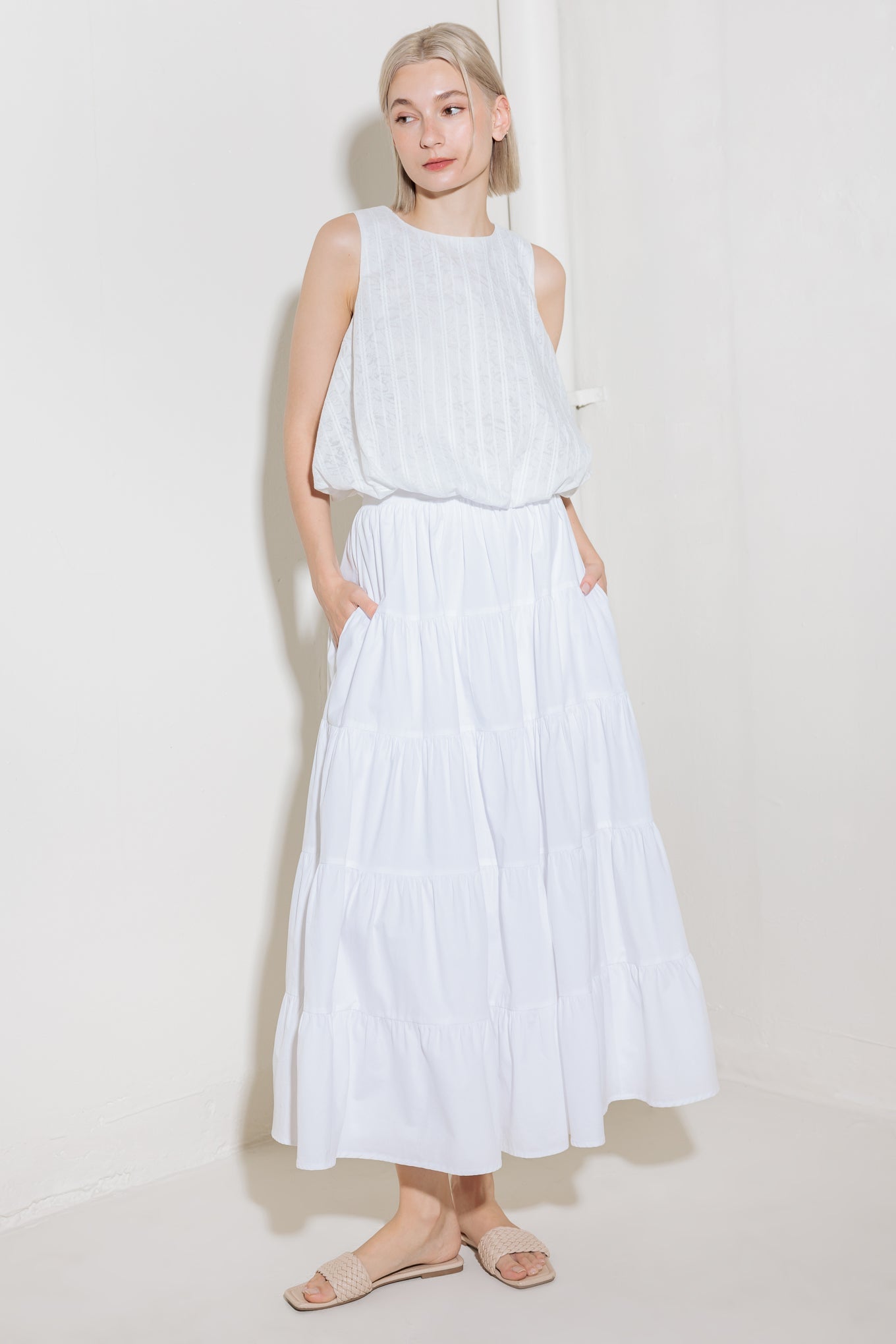 TIMELESS WITH EDGE WOVEN LACE TOP