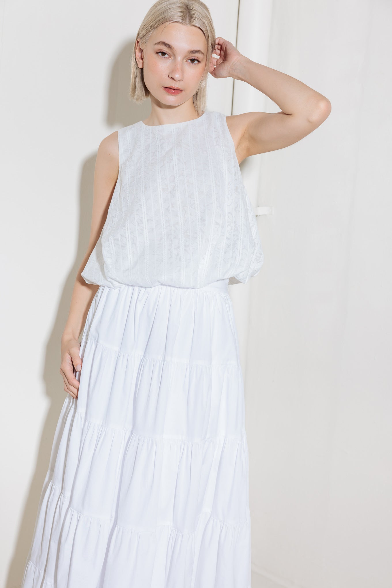 TIMELESS WITH EDGE WOVEN LACE TOP