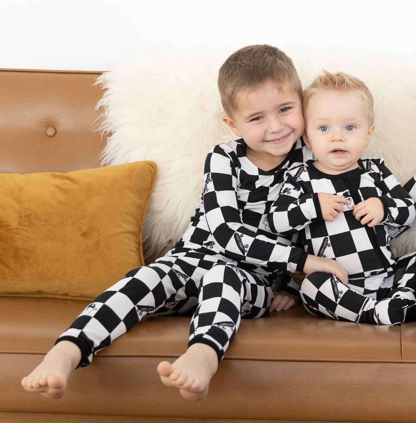 Checkered Llamas 2pc Long Sleeve Pajamas