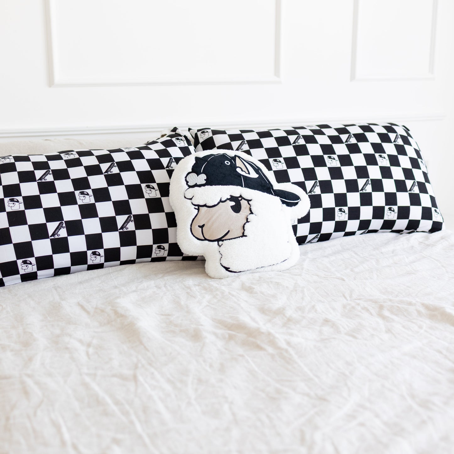 Checkered Llamas Pillow Cases
