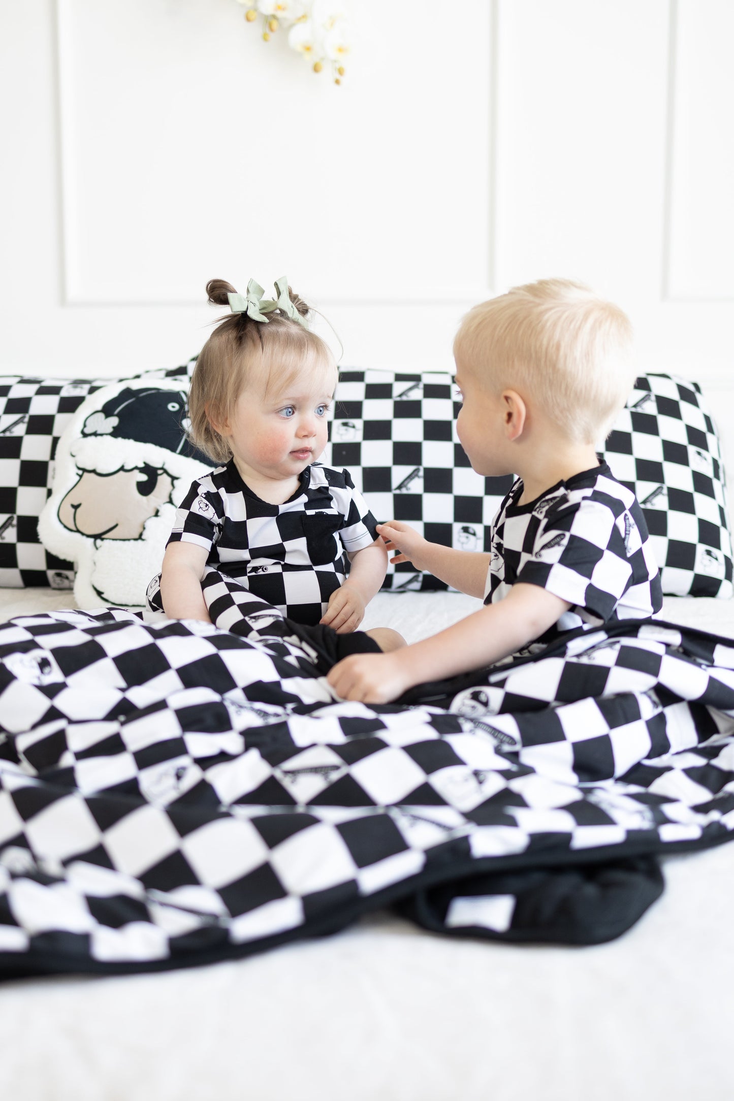 Checkered Llamas Snuggle Blanket