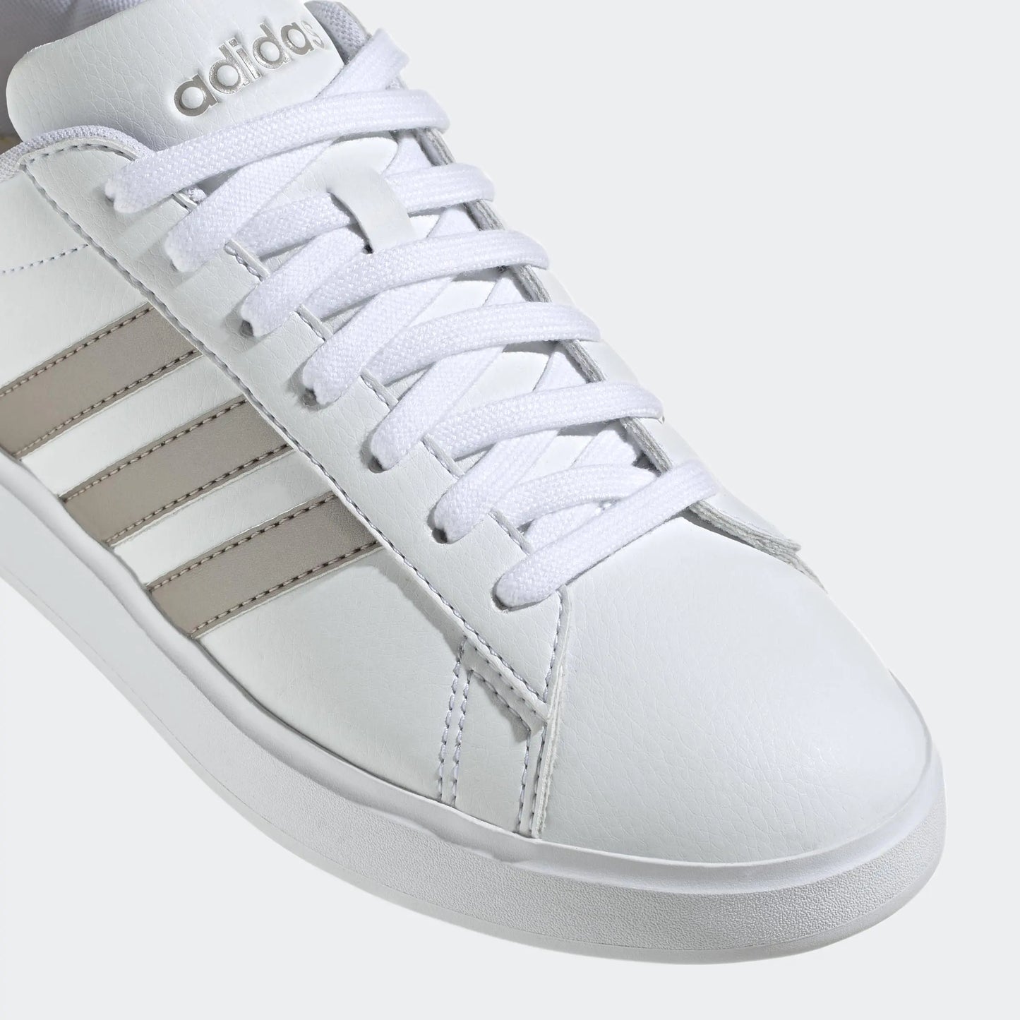 adidas Women's Sneakers 7.5 White/Platin Metallic/Platin Metallic - # GIAA73710001