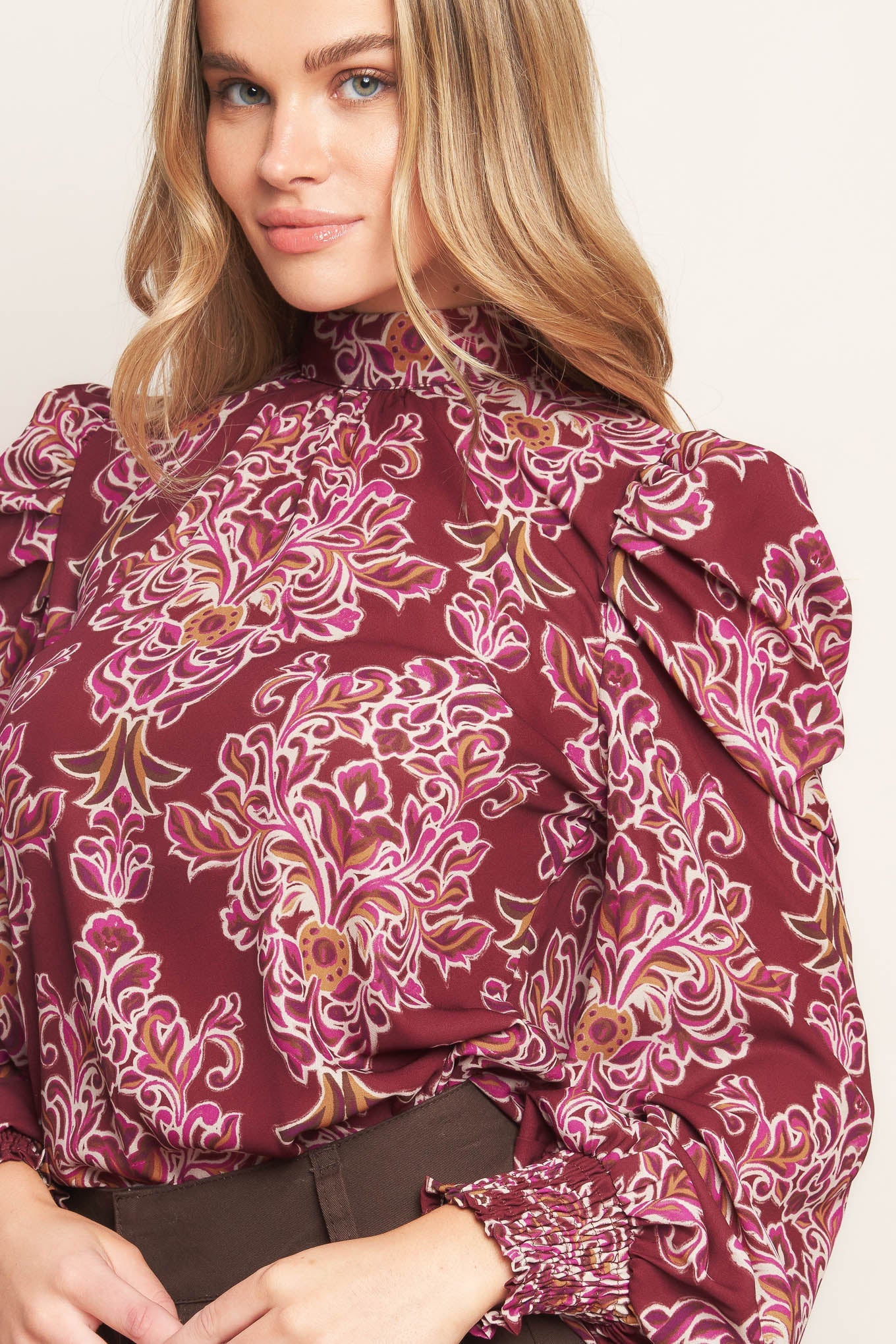 FLOATING ON BY WOVEN TOP