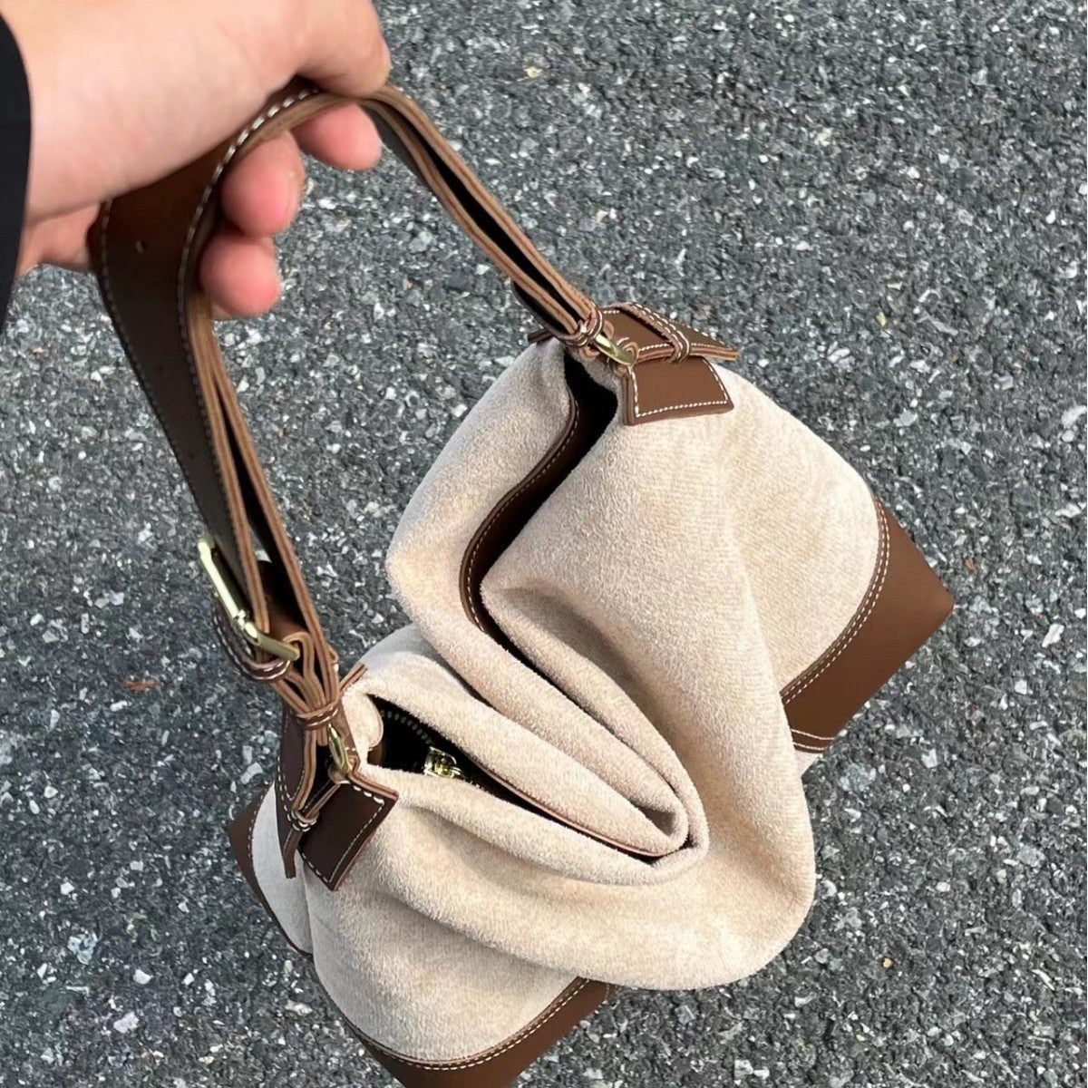 Large capacity suede hobo bag, female contrasting shoulder bag, underarm bag, slouchy bag