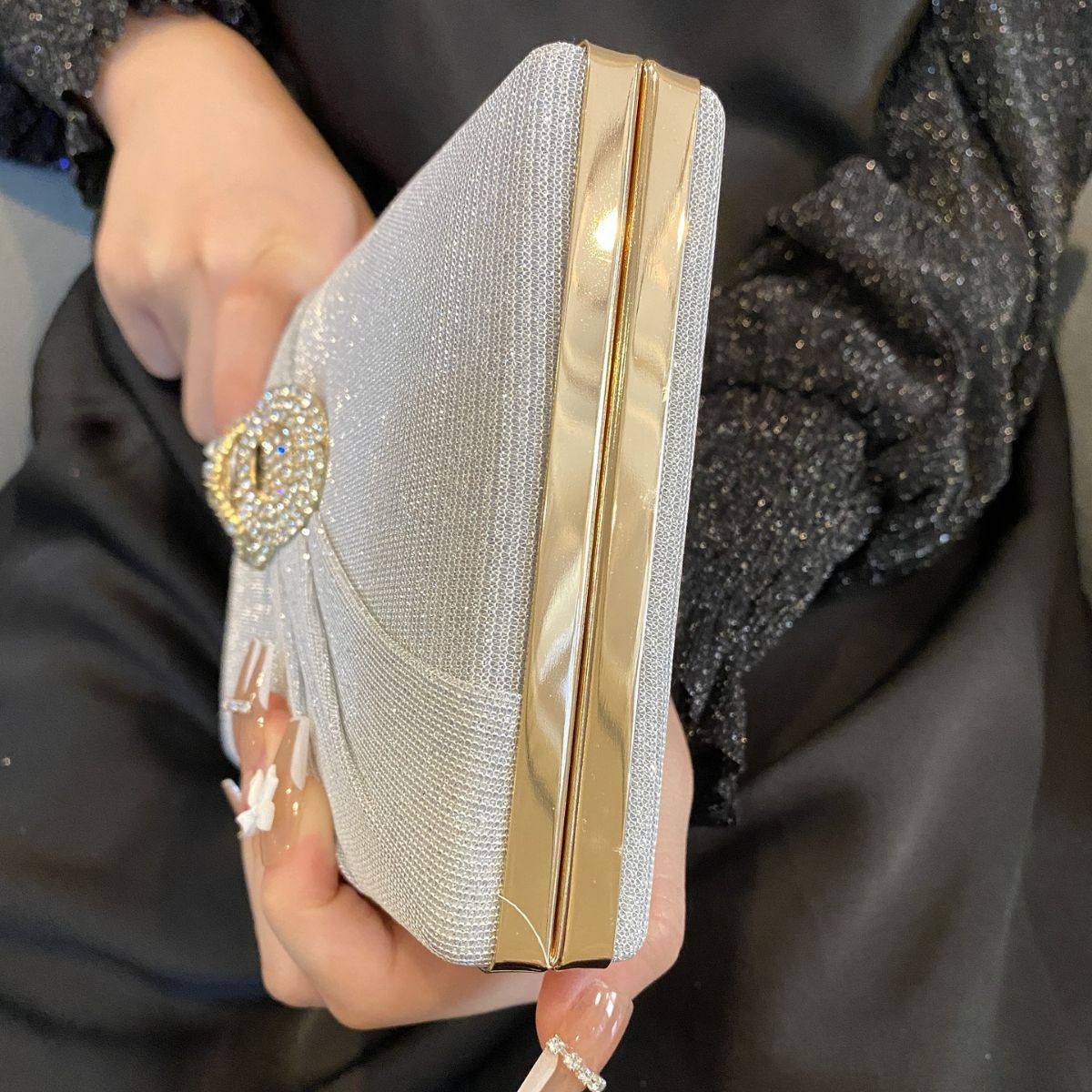 Diamond button-filled square evening clutch bag Diagonal wedding birthday dinner clutch bag