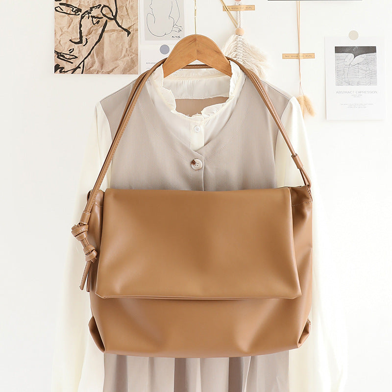 Casual One-Shoulder Messenger Bag – Retro-Textured Soft Leather Underarm Women's Bag, Versatile Flip-Top Portable Tote Bag