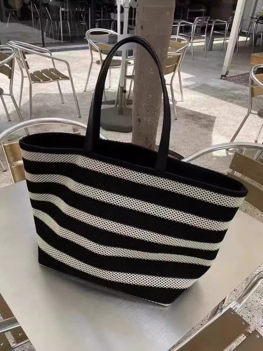 Chic Black and White Striped Tote Bag – Woven Large-Capacity Shoulder Bag for Women, Perfect Light Vacation & Shopping Tote Bag