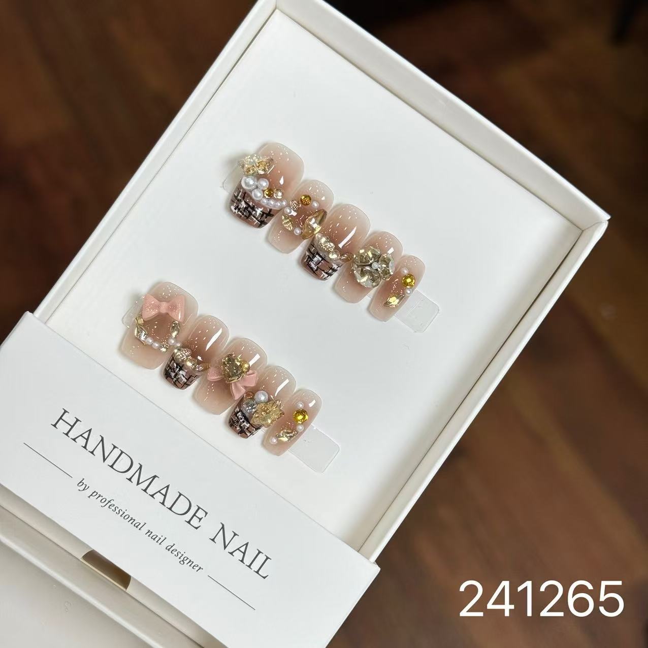 1031- Handmade press on nails fake nails removable