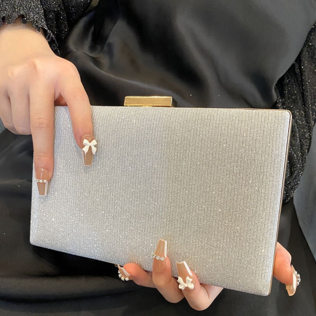 Diamond button-filled square evening clutch bag Diagonal wedding birthday dinner clutch bag