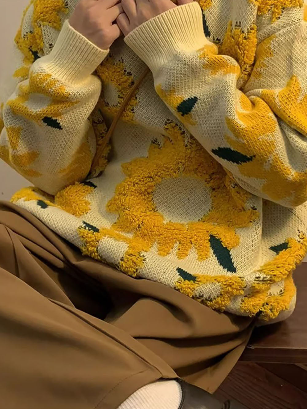 Sunflower Pattern Embroidery Knit Sweater | NCS