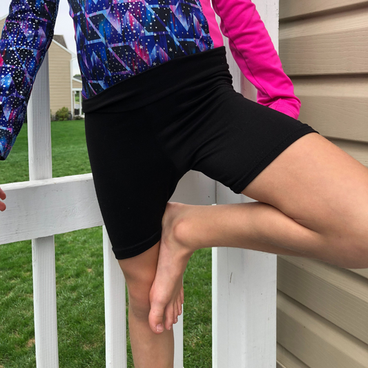 Bamboo Cartwheel Shorts in Black