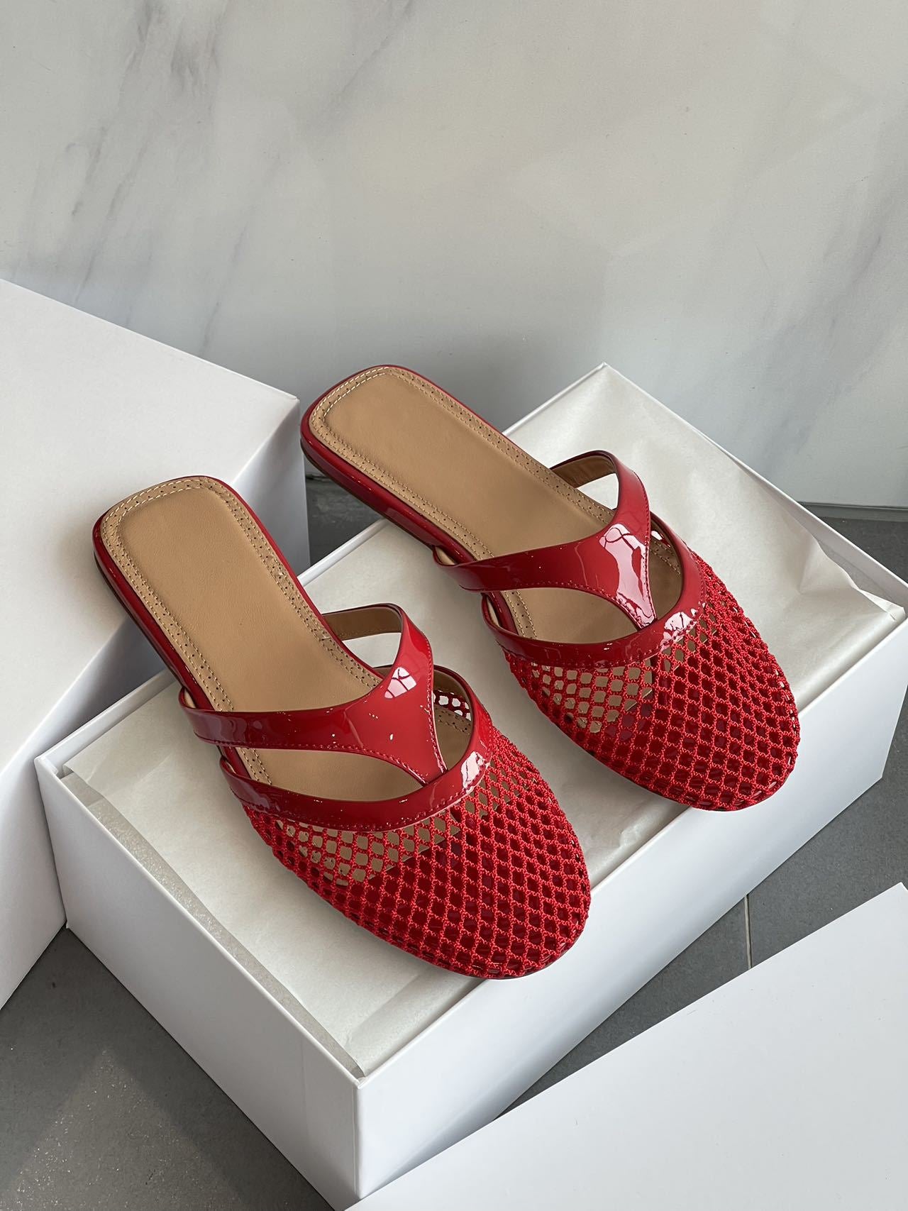 Breathable Hollow Flip-Flop Sandals