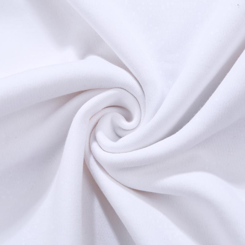 Slim-fitting high-neck base shirt