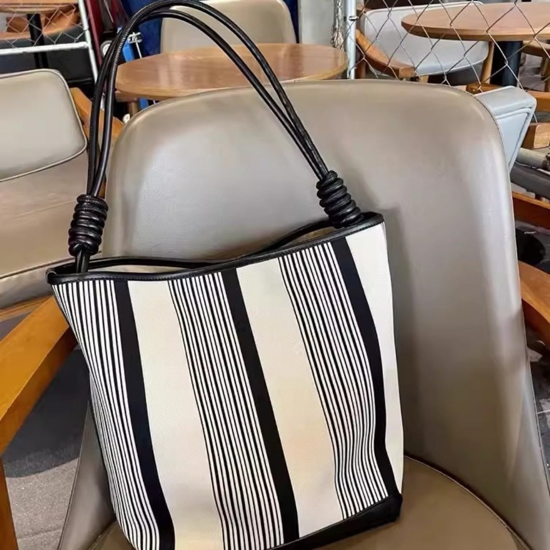 Autumn and winter tote bag, bucket bag female large capacity, commuter bag weaving shoulder, armpit bag large