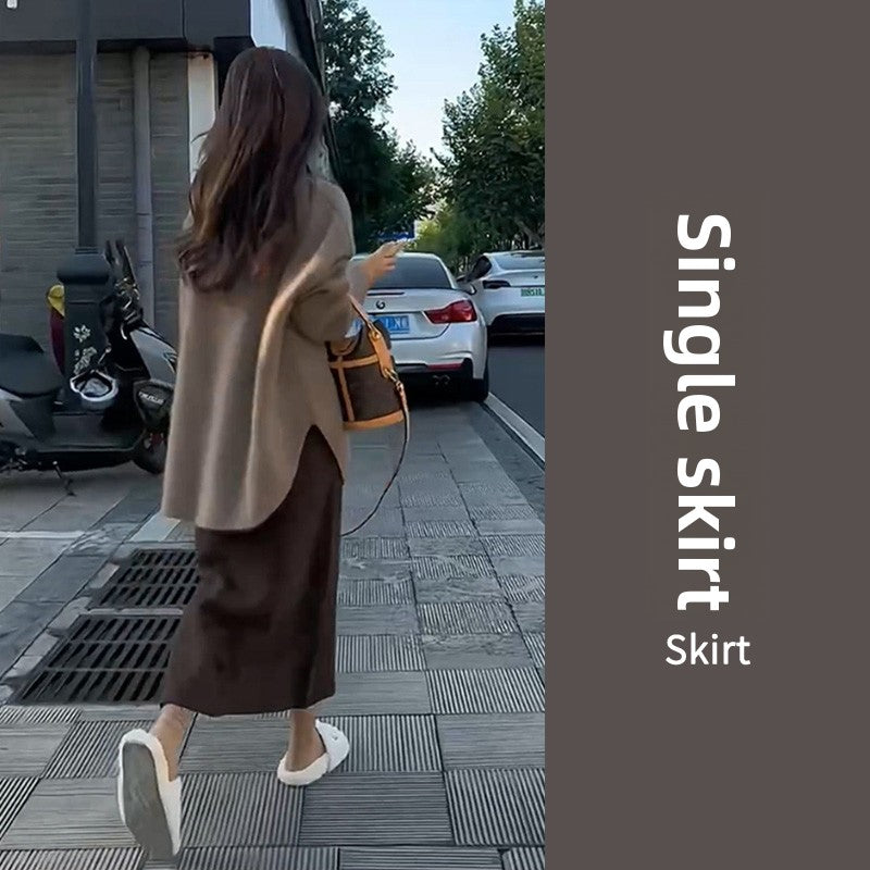 Elegant Women's Knitwear Set