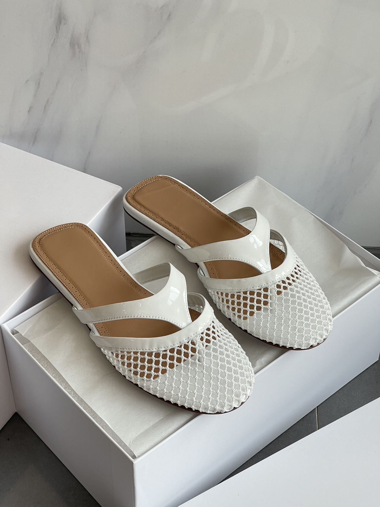 Breathable Hollow Flip-Flop Sandals