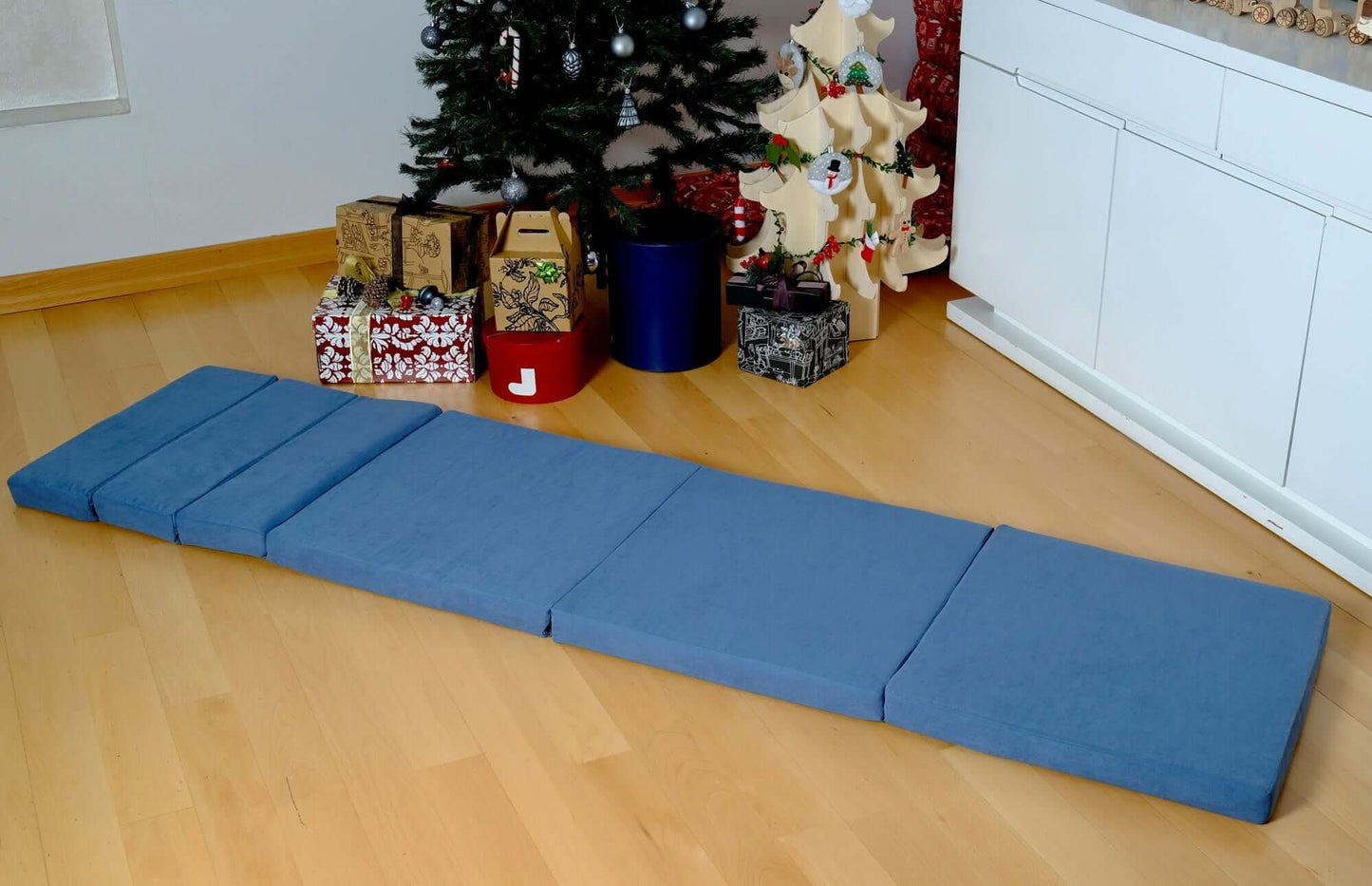 Transformable Kids Play Mat and Couch for Playtime and Relaxation