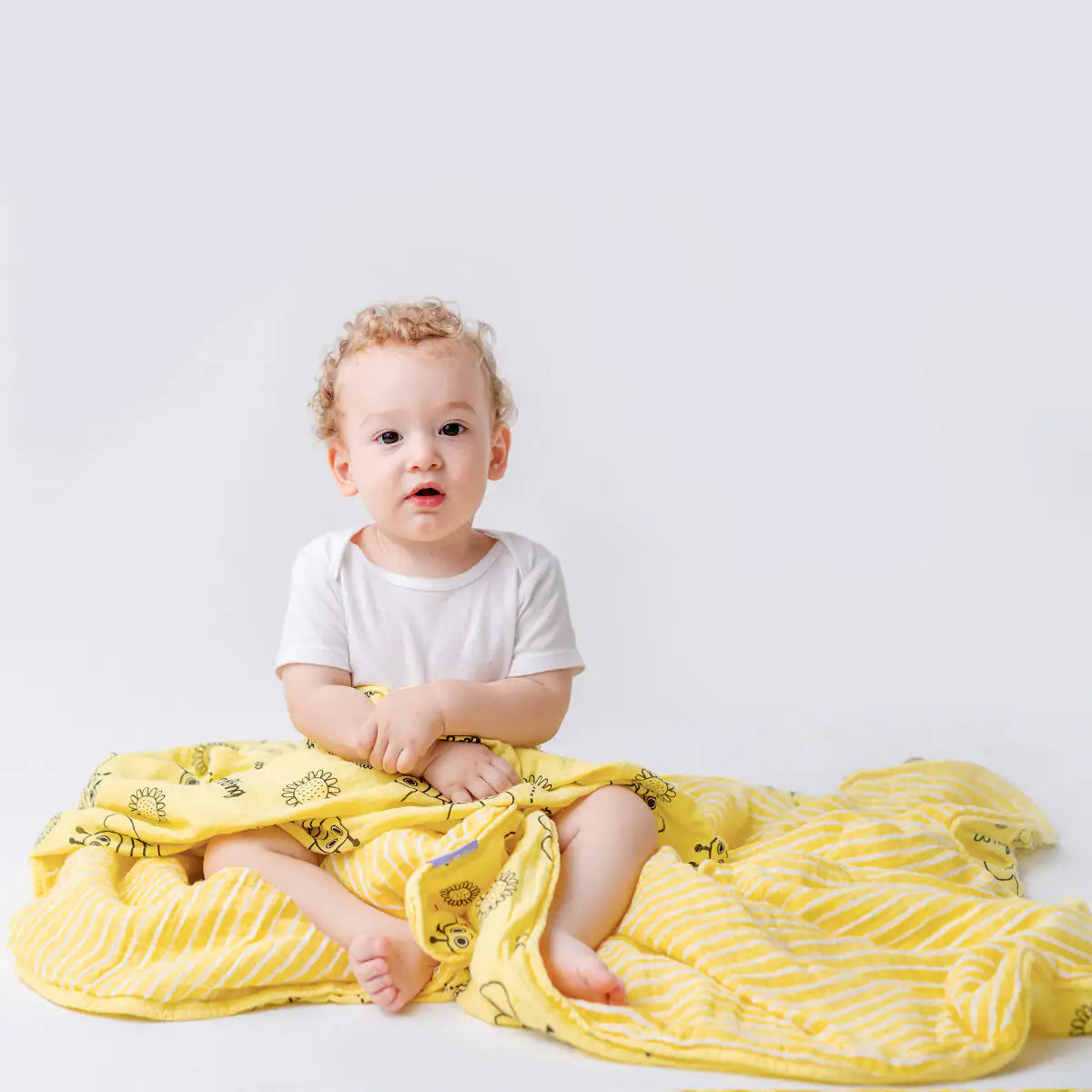 Milk&Moo Buzzy Bee Baby Muslin Fiber Filled Blanket - # BAGE41210014