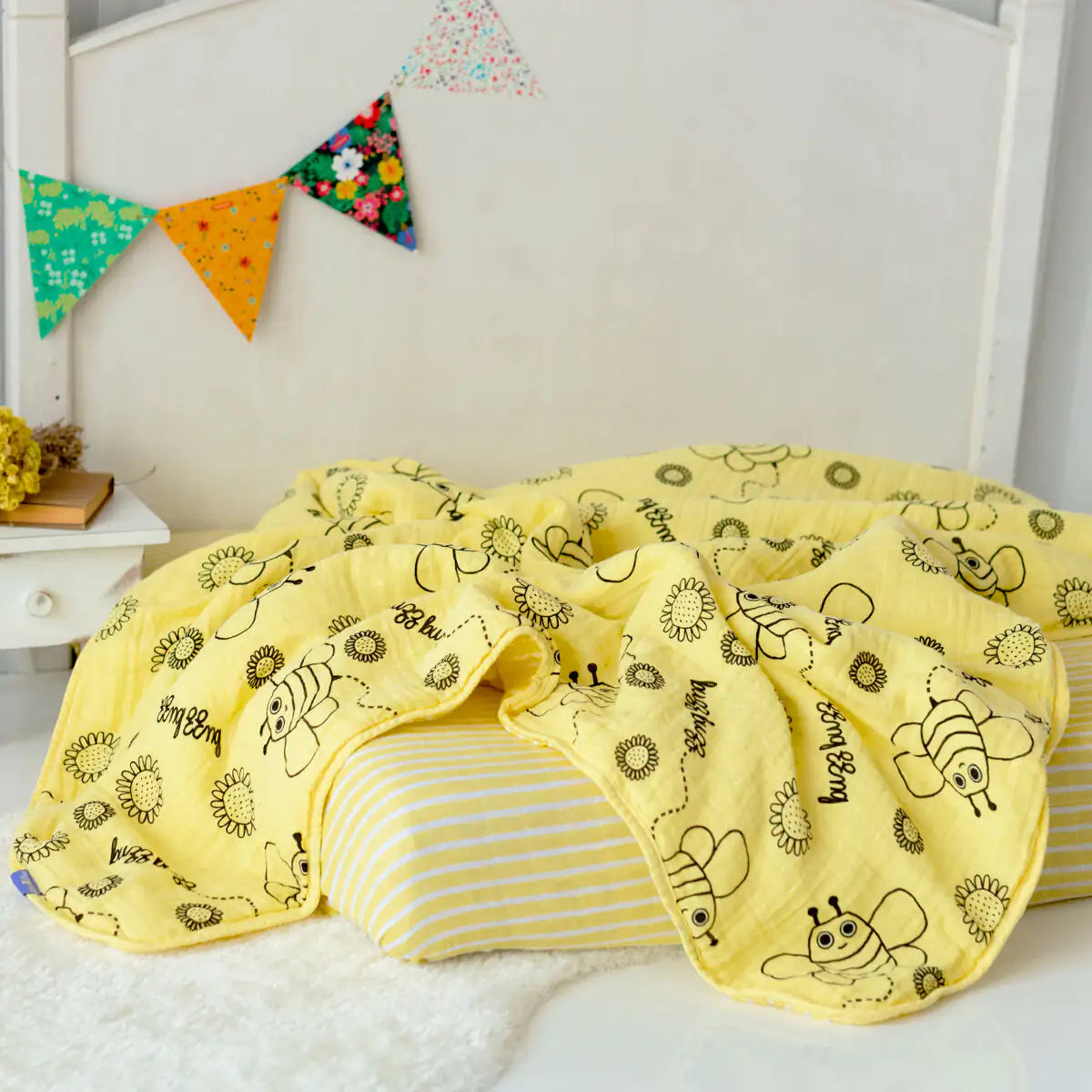 Milk&Moo Buzzy Bee Baby Muslin Fiber Filled Blanket - # BAGE41210014